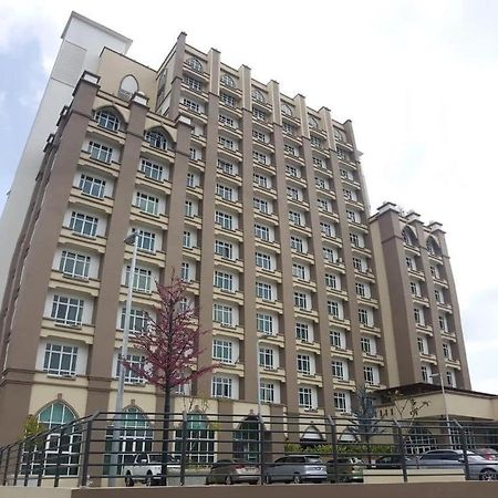 Risqi Apartment 2 Bedroom Wakaf Che Yeh Кота-Бару Экстерьер фото