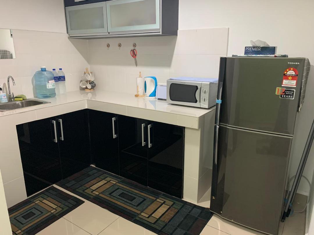 Risqi Apartment 2 Bedroom Wakaf Che Yeh Кота-Бару Экстерьер фото