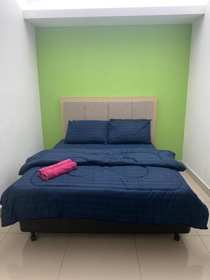 Risqi Apartment 2 Bedroom Wakaf Che Yeh Кота-Бару Экстерьер фото