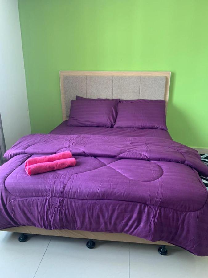 Risqi Apartment 2 Bedroom Wakaf Che Yeh Кота-Бару Экстерьер фото