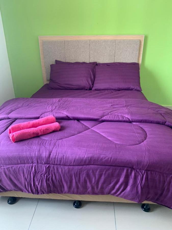 Risqi Apartment 2 Bedroom Wakaf Che Yeh Кота-Бару Экстерьер фото
